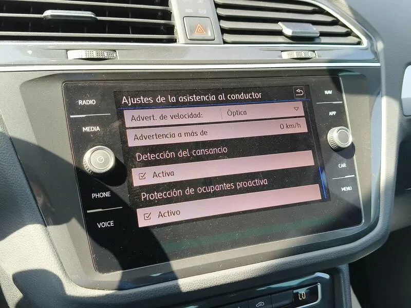 Volkswagen Tiguan 2.0 TDI Advance - foto 21