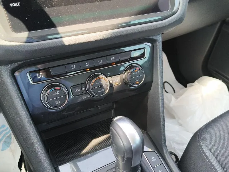 Volkswagen Tiguan 2.0 TDI Advance - foto 12