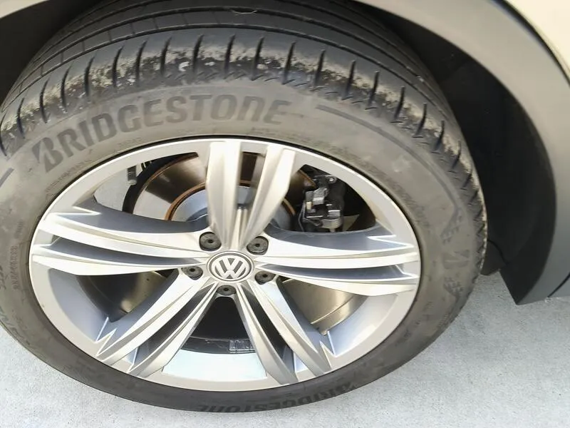 Volkswagen Tiguan 2.0 TDI Advance - foto 43