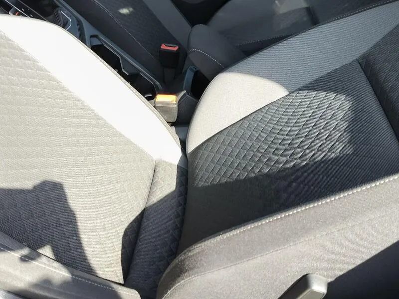 Volkswagen Tiguan 2.0 TDI Advance - foto 34