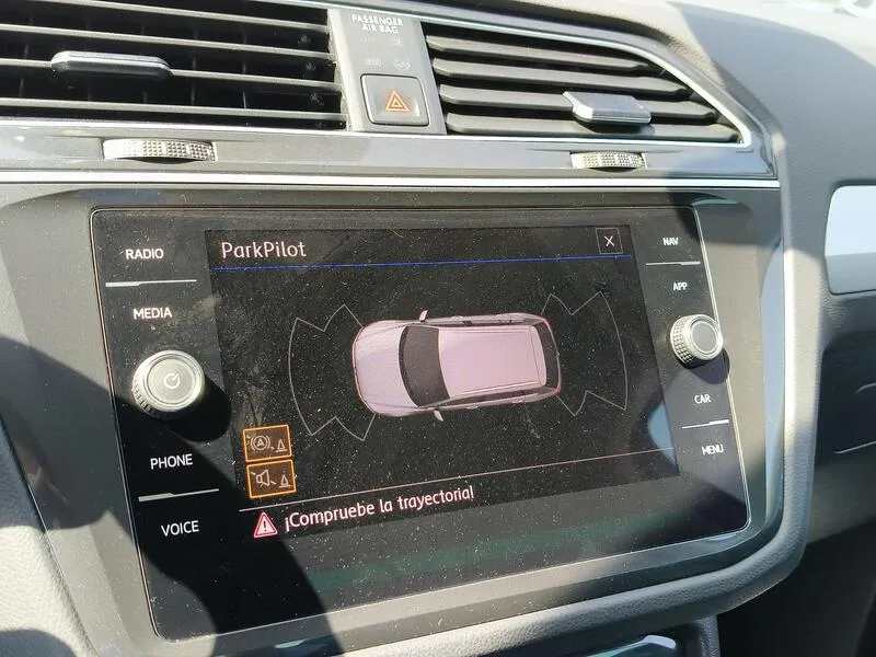 Volkswagen Tiguan 2.0 TDI Advance - foto 18