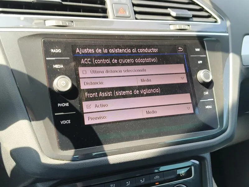 Volkswagen Tiguan 2.0 TDI Advance - foto 20