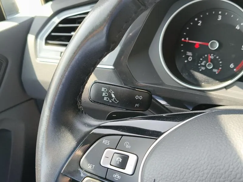 Volkswagen Tiguan 2.0 TDI Advance - foto 29