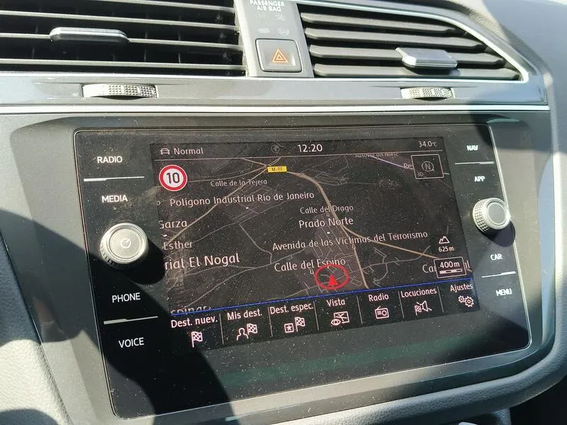 Volkswagen Tiguan 2.0 TDI Advance - foto 17