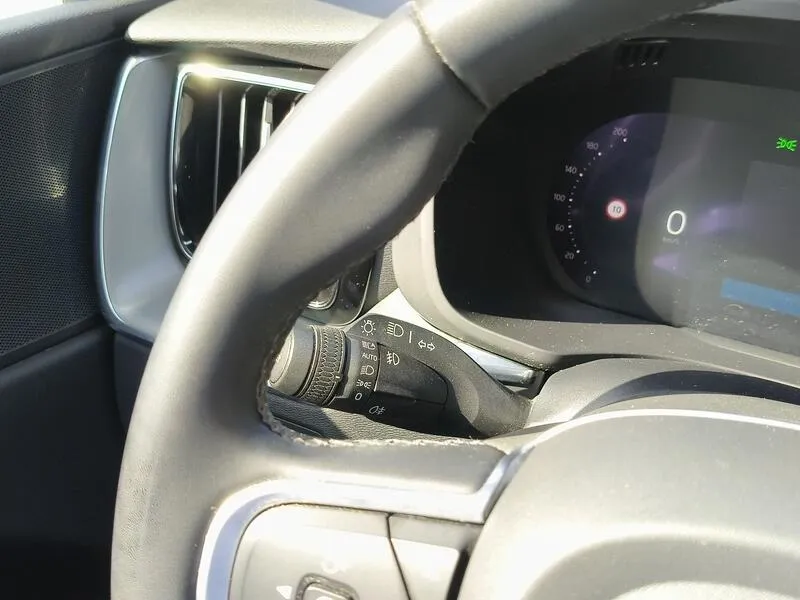 Volvo XC60 2.0 B4 D Core - foto 29