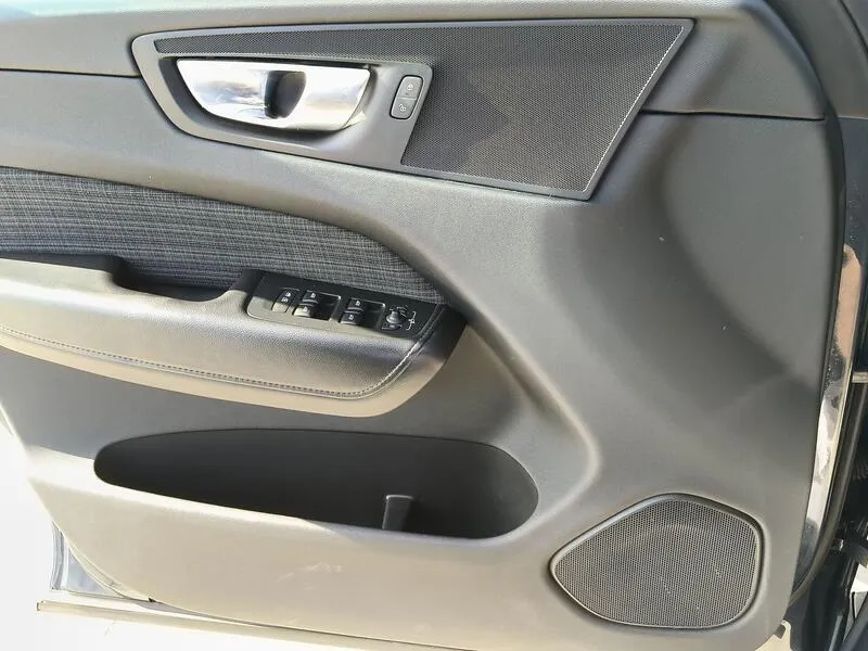 Volvo XC60 2.0 B4 D Core - foto 33