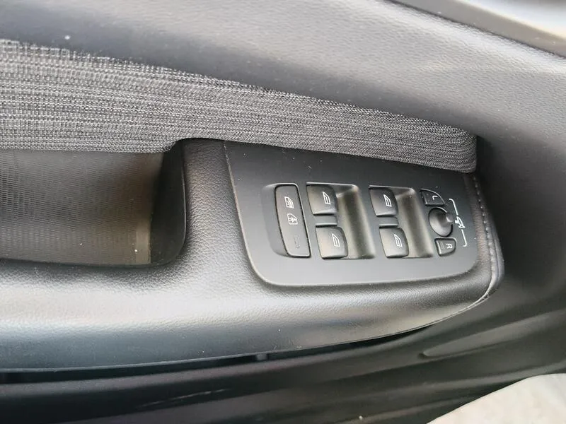 Volvo XC60 2.0 B4 D Core - foto 31
