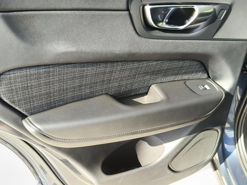 Volvo XC60 2.0 B4 D Core - foto 38