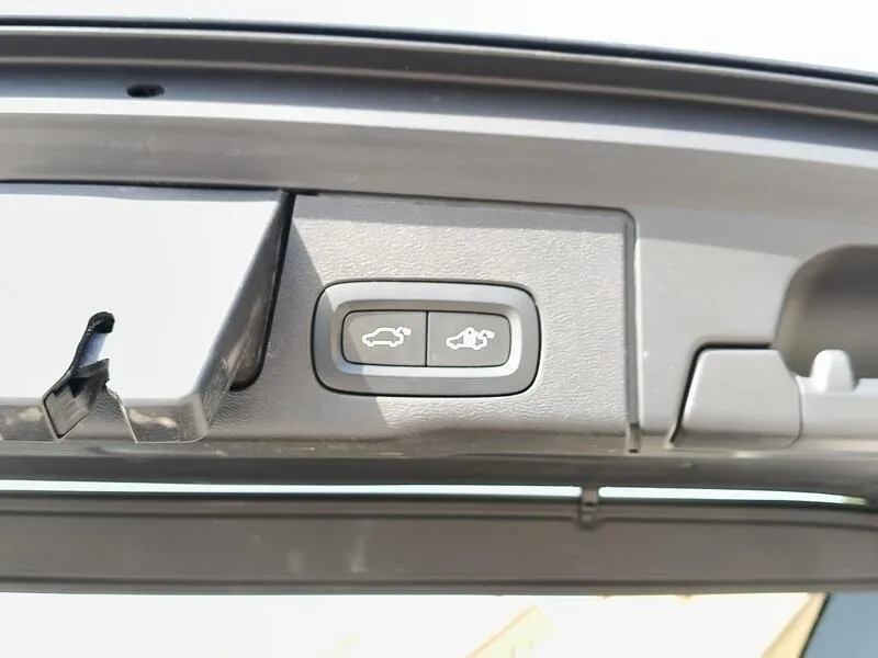 Volvo XC60 2.0 B4 D Core - foto 42
