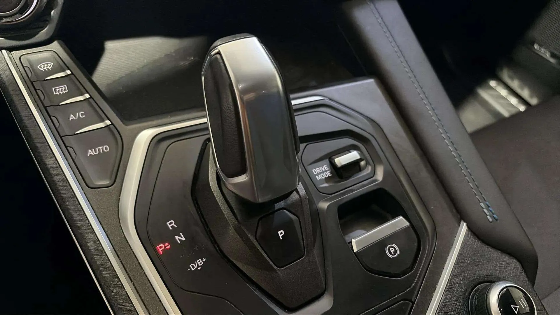 Lynk & Co 01 1.5 PHEV 3. - foto 16