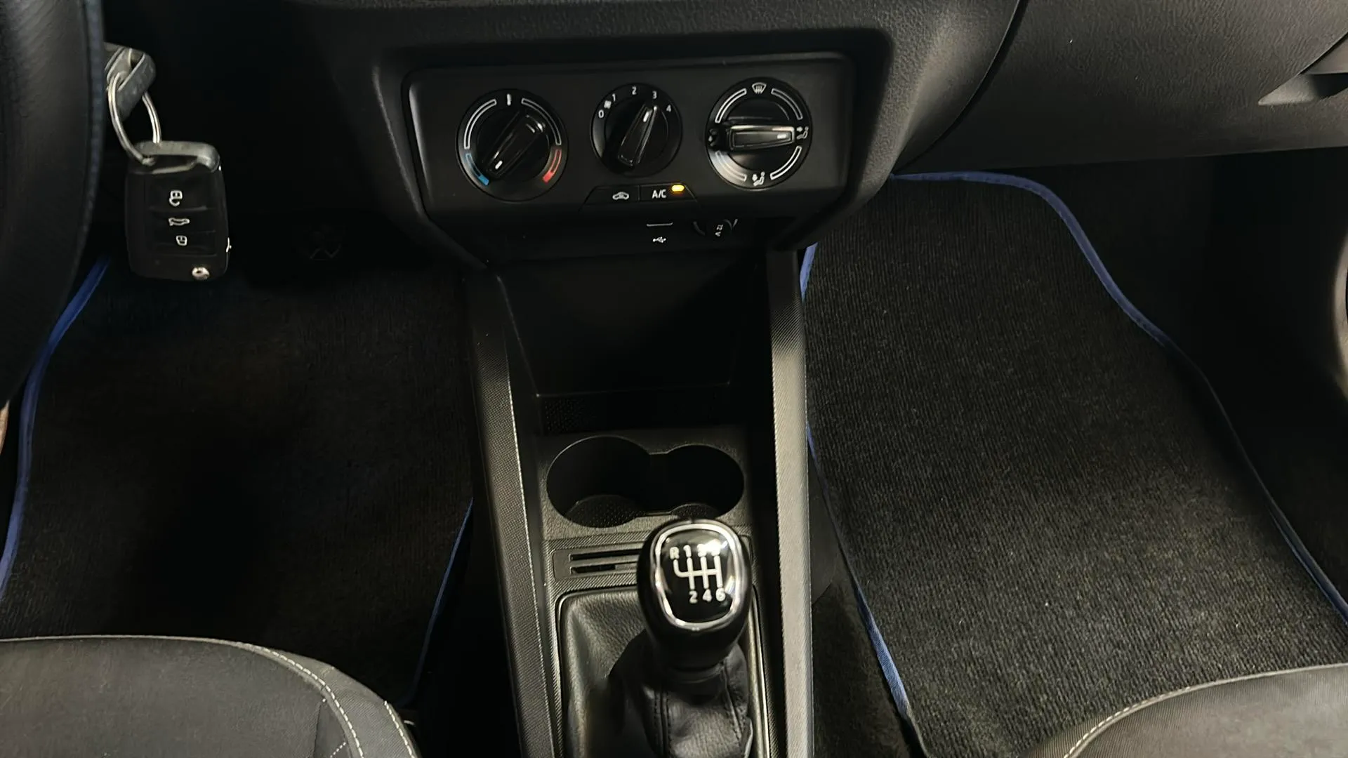 Škoda Fabia 1.0 TSI Ambition - foto 16