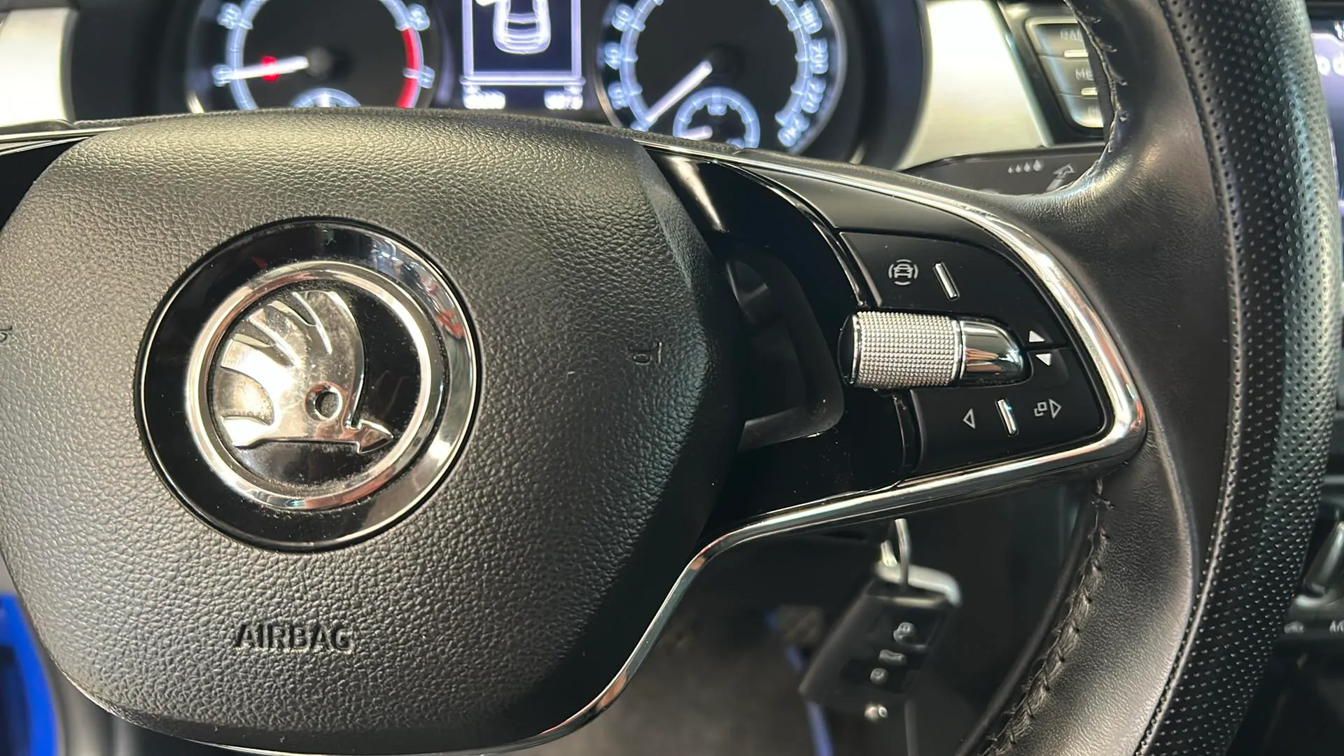 Škoda Fabia 1.0 TSI Ambition - foto 17