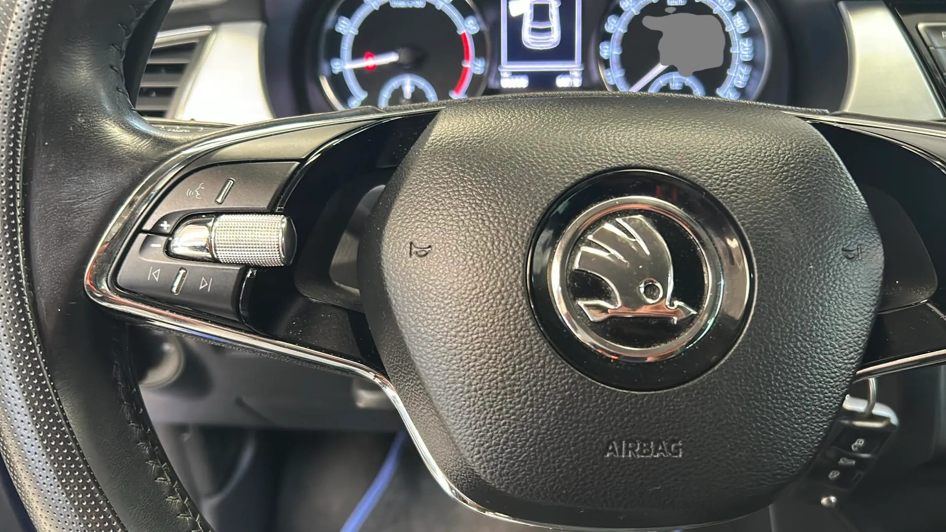 Škoda Fabia 1.0 TSI Ambition - foto 15