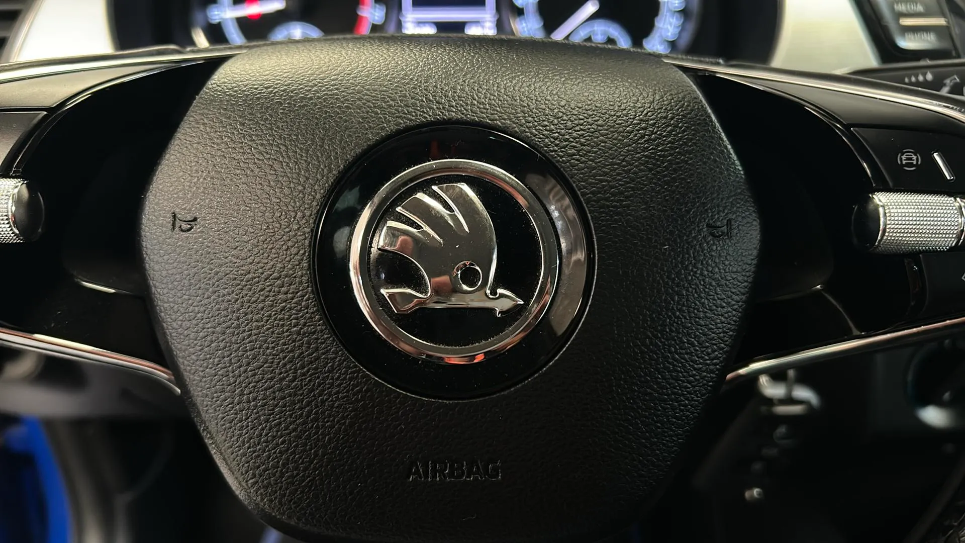 Škoda Fabia 1.0 TSI Ambition - foto 24