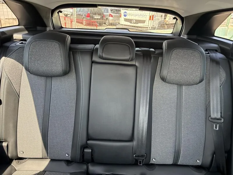 Peugeot 3008 1.5 BlueHDi Allure Pack - foto 25