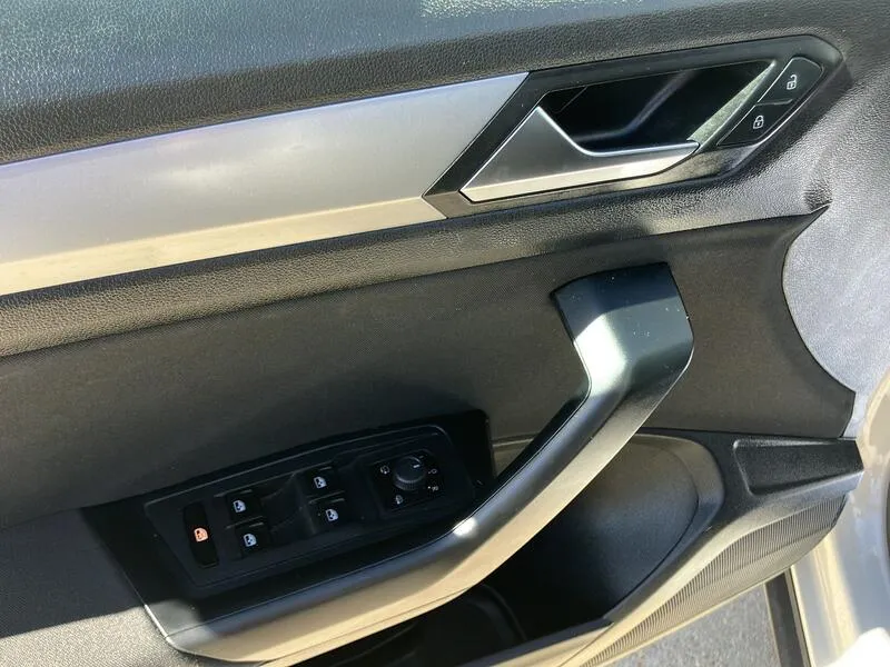 Volkswagen T-Roc 1.5 TSI Life - foto 36