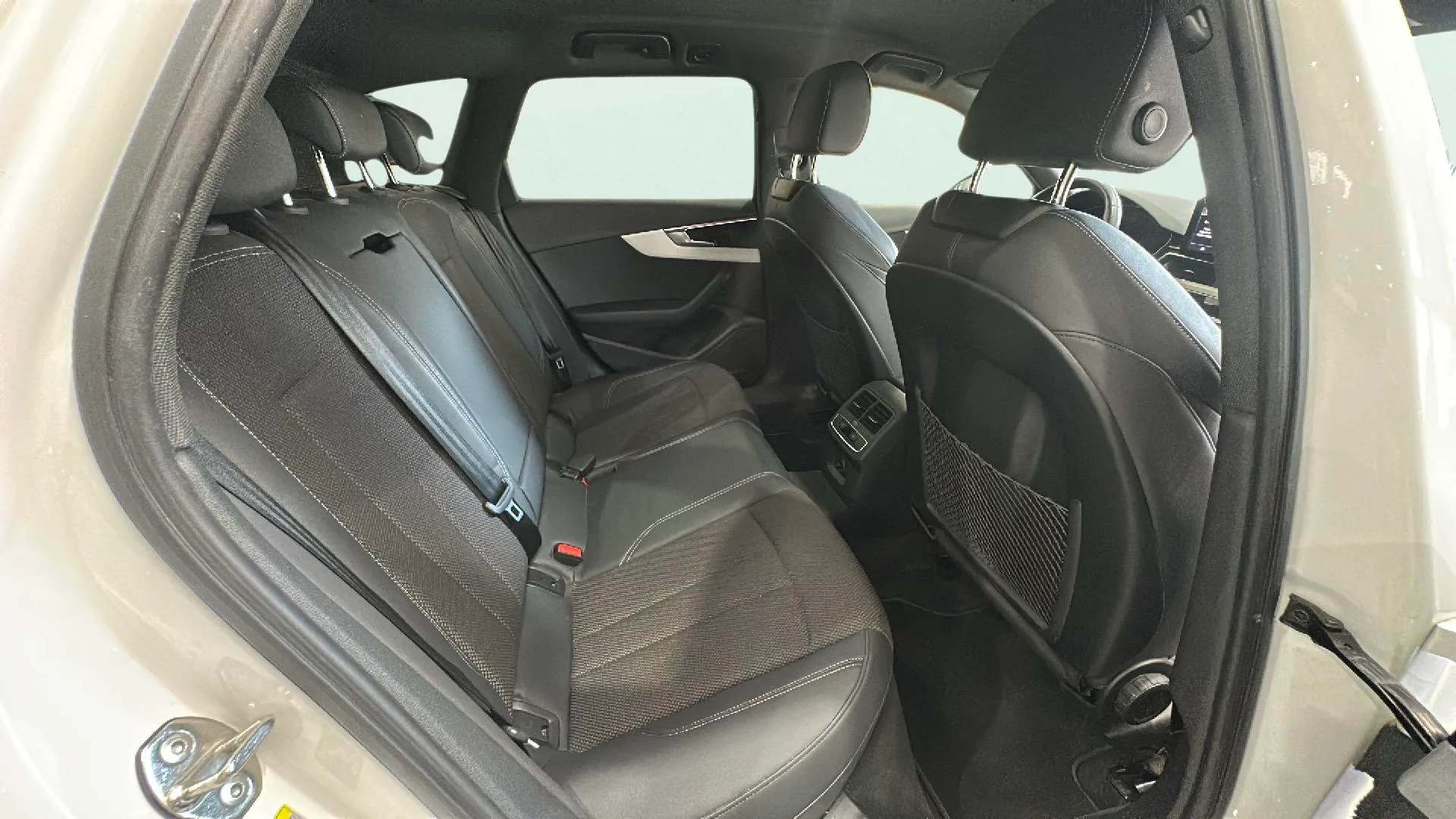 Audi A4 Avant Advanced 35 TFSI S tronic - foto 13