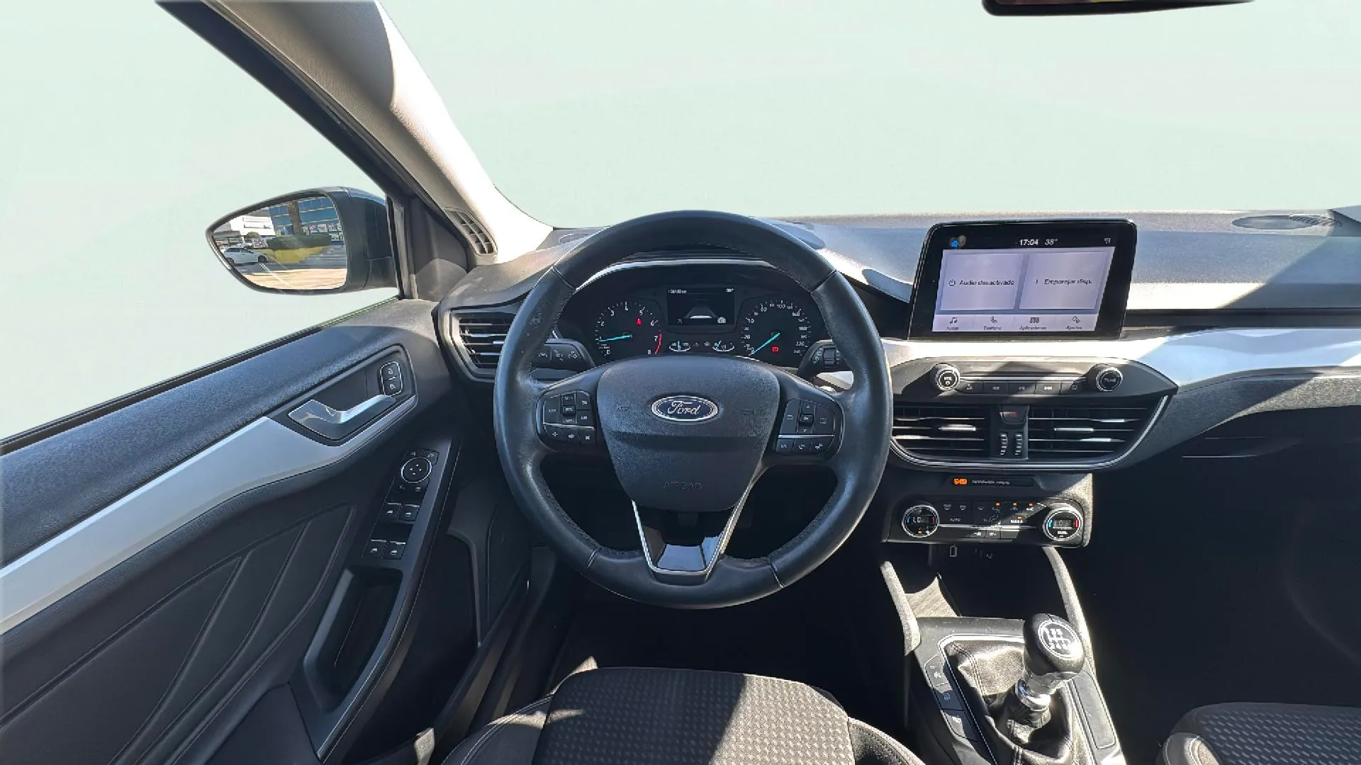 Ford Focus 1.0 EcoBoost Trend - foto 12