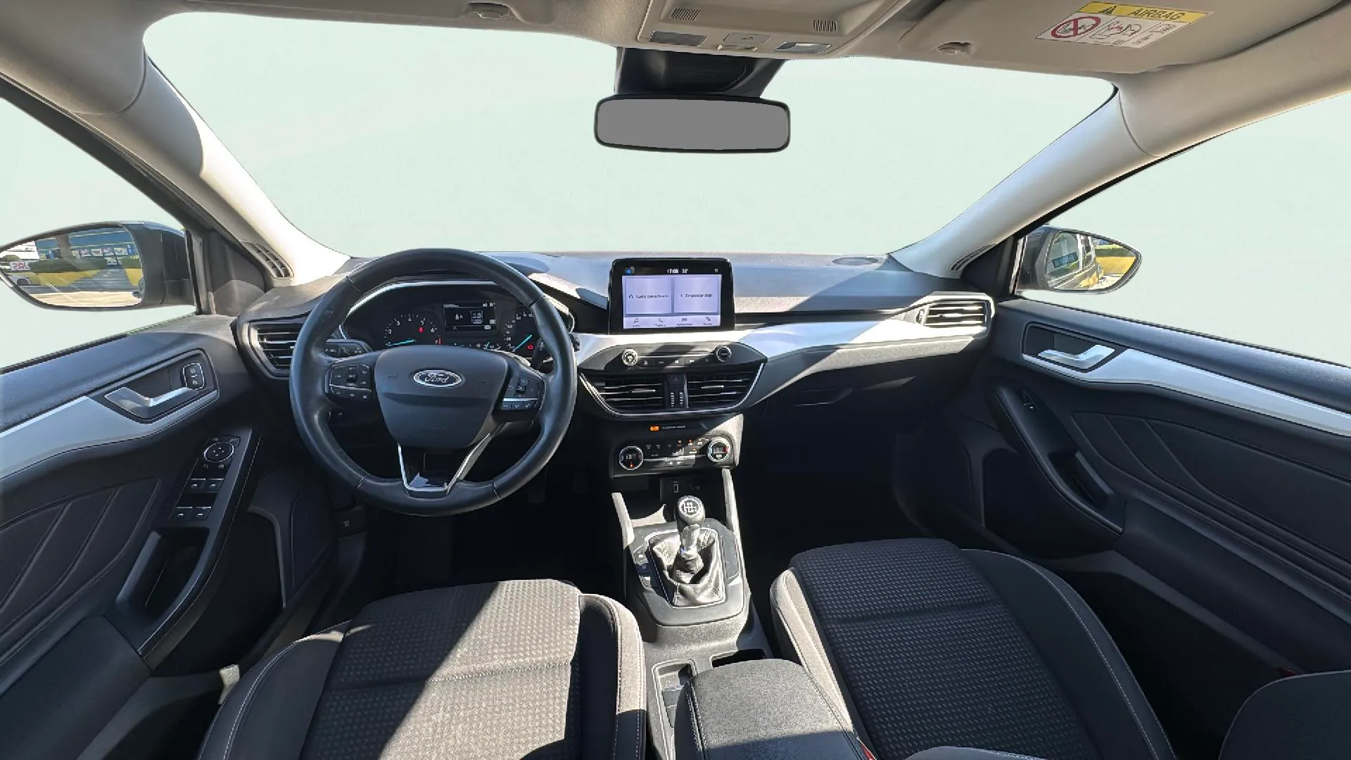 Ford Focus 1.0 EcoBoost Trend - foto 10