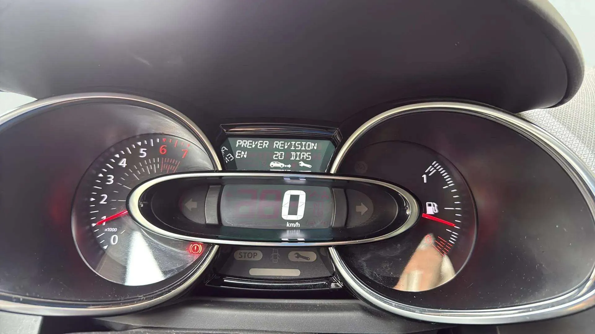 Renault Clio Limited TCe -18 - foto 12