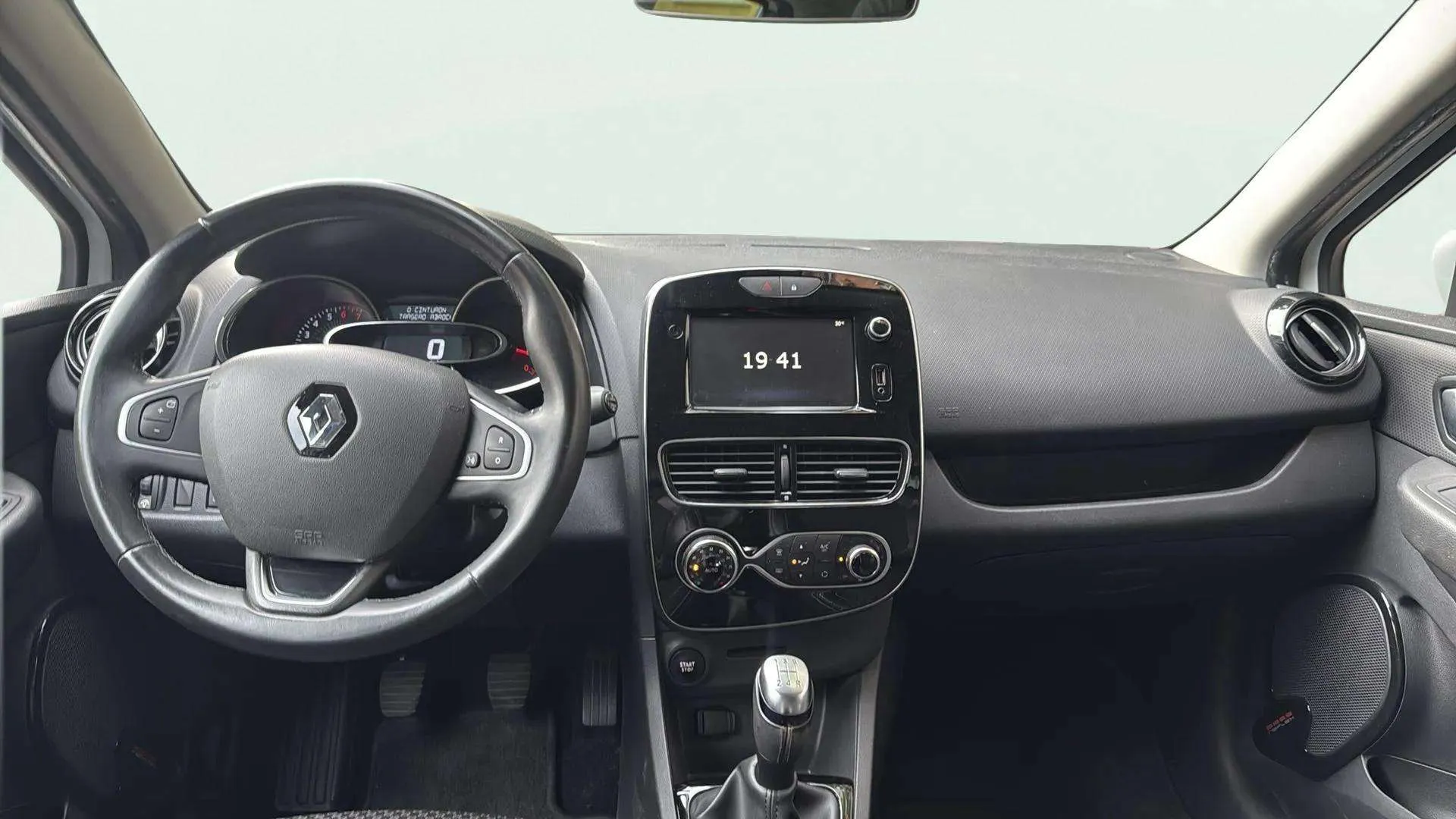 Renault Clio Limited TCe -18 - foto 10