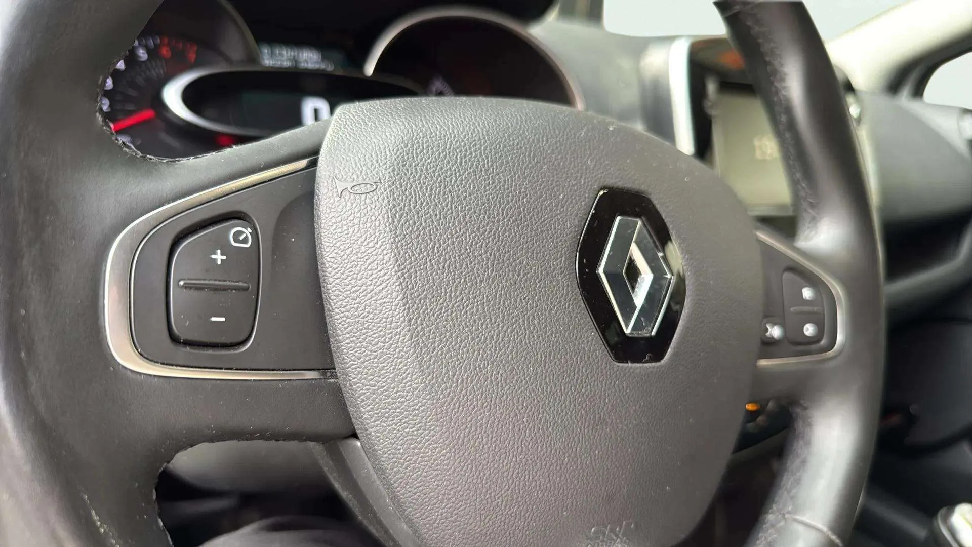 Renault Clio Limited TCe -18 - foto 15