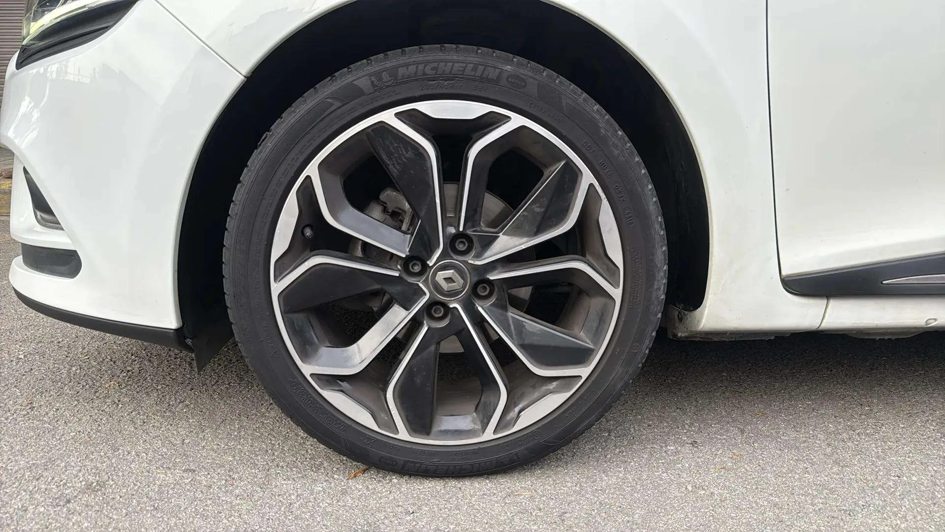 Renault Clio Limited TCe -18 - foto 17