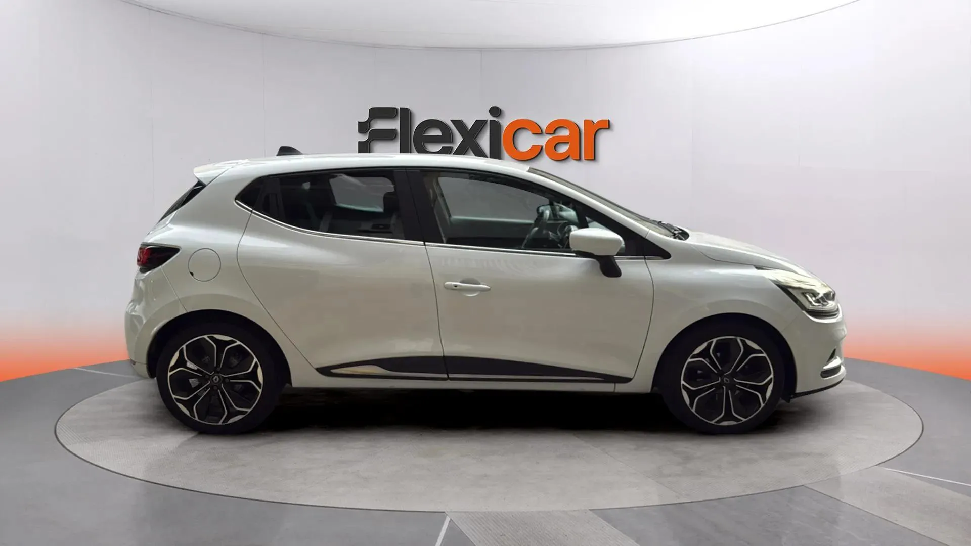 Renault Clio Limited TCe -18 - foto 2