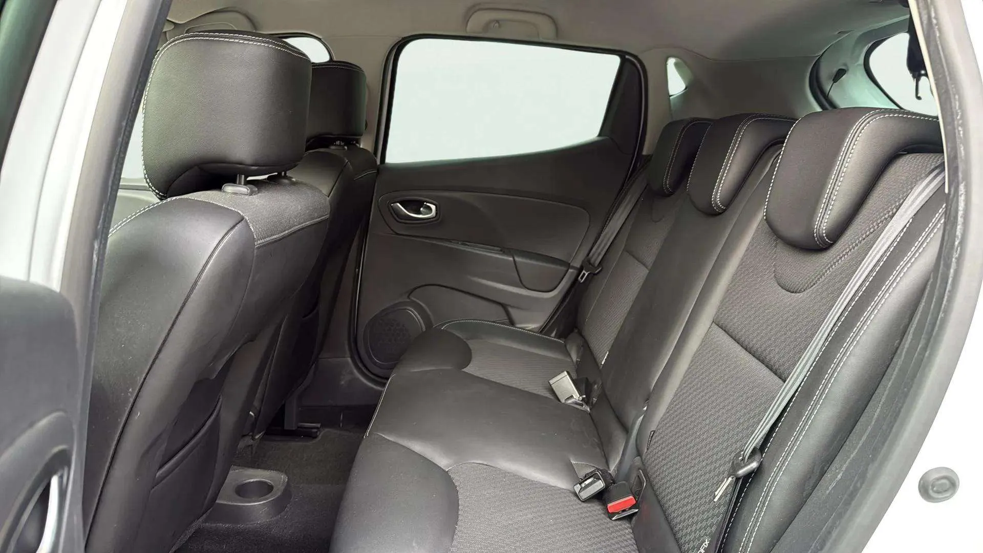 Renault Clio Limited TCe -18 - foto 14