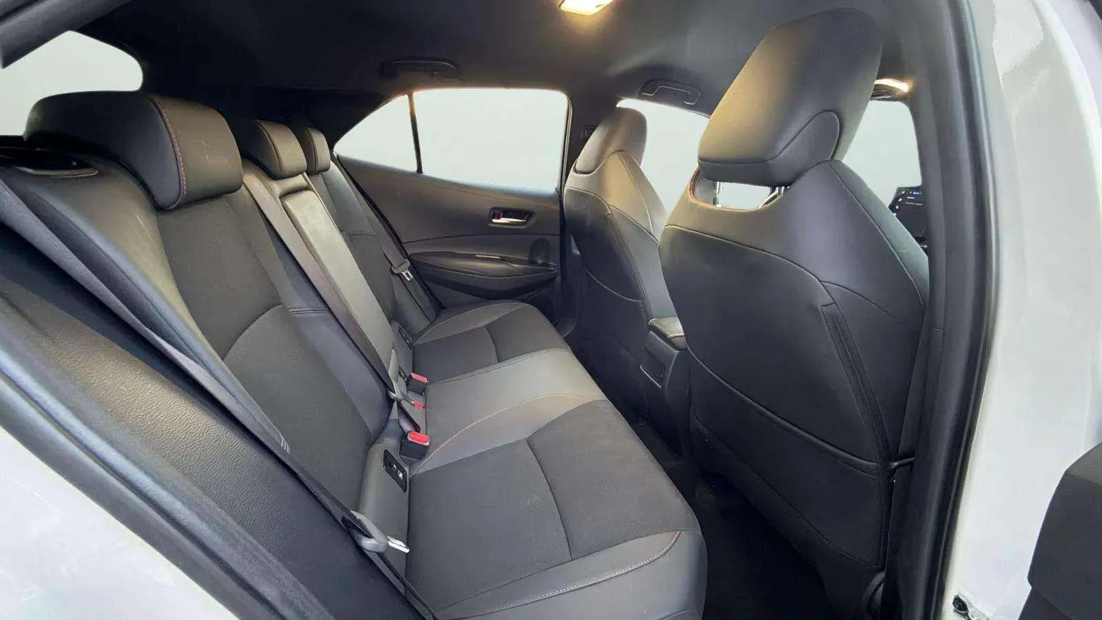 Toyota Corolla 140H GR-Sport - foto 15