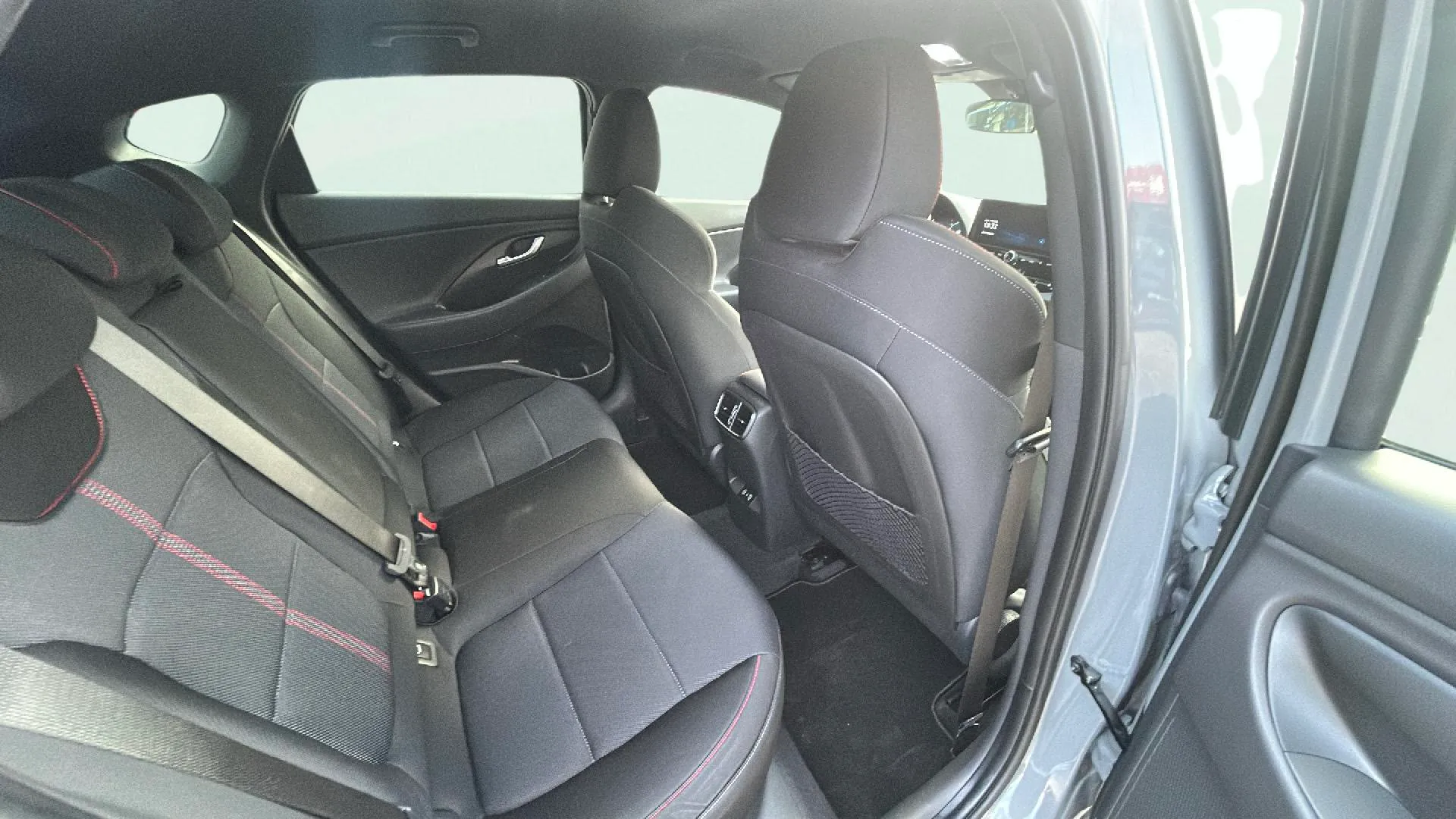 Hyundai i30 1.5 T-GDi 48V N Line Fastback DCT - foto 14