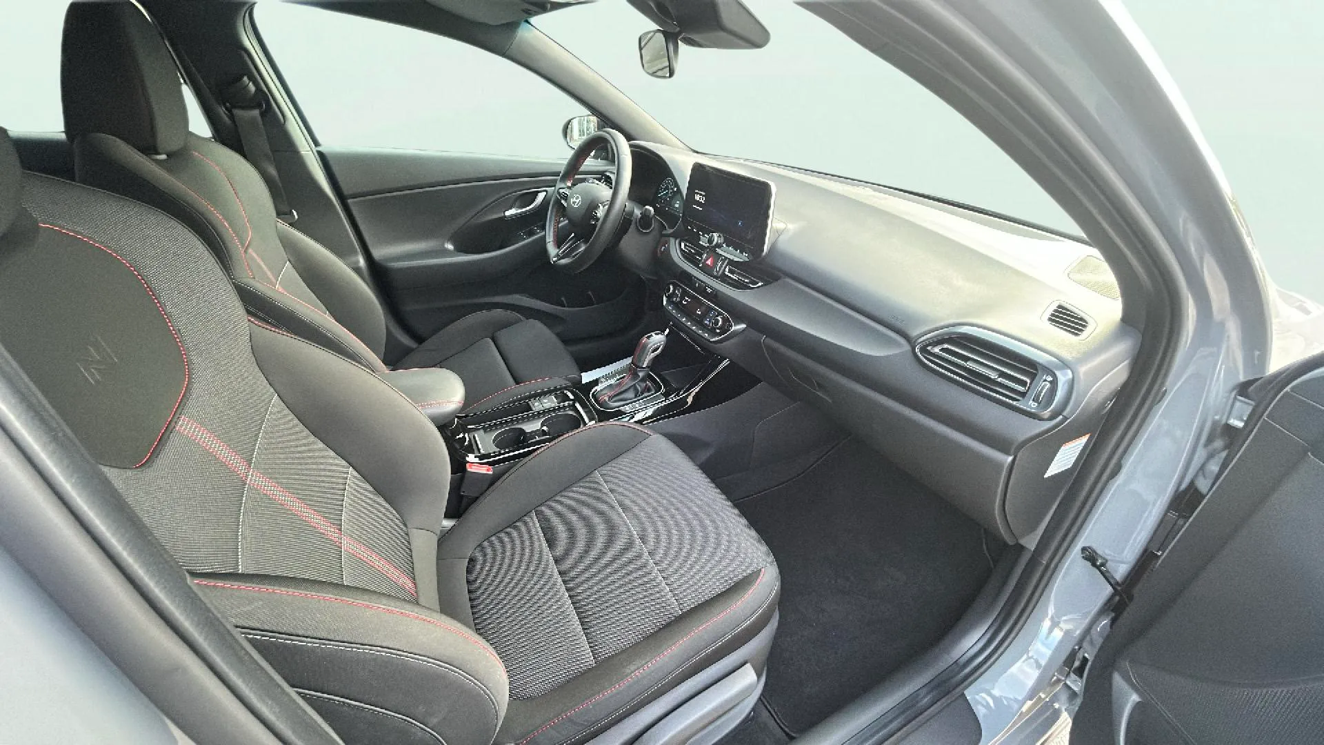 Hyundai i30 1.5 T-GDi 48V N Line Fastback DCT - foto 13
