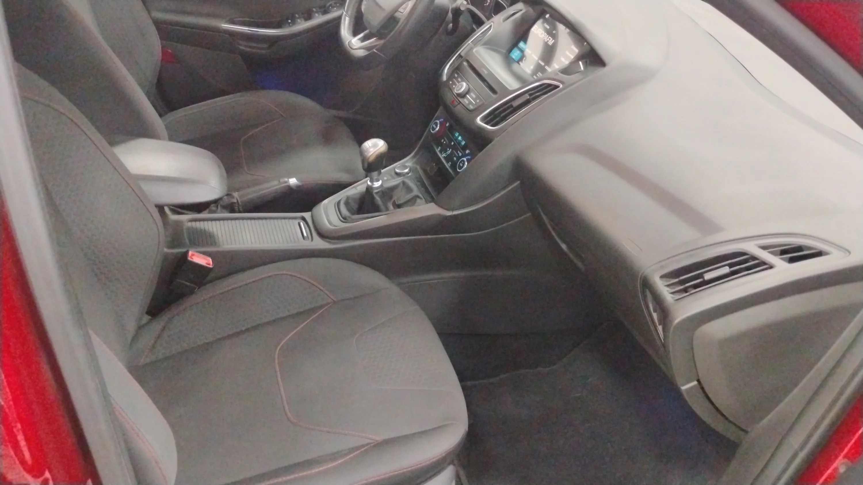 Ford Focus 1.0 EcoBoost -St.-St. Business - foto 15
