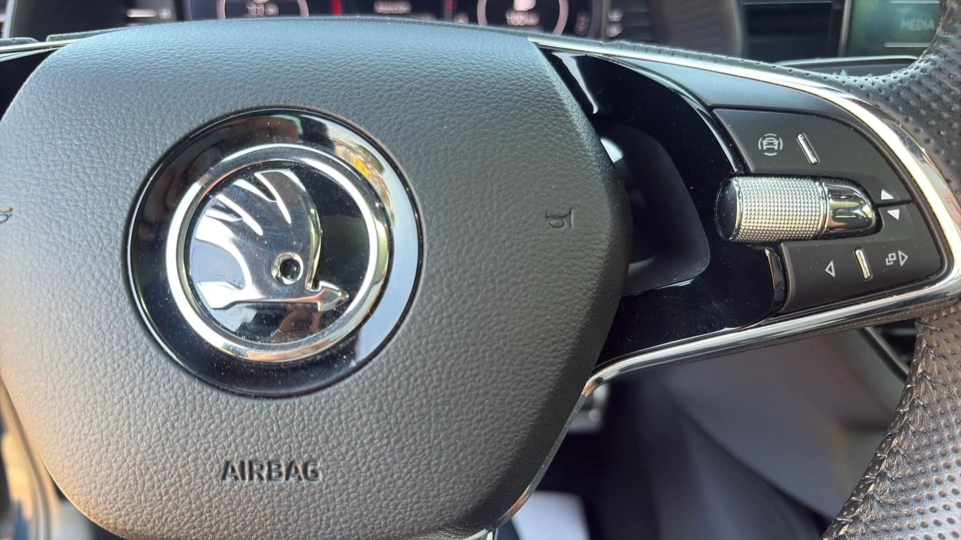 Škoda Kamiq 1.0 TSI Active - foto 12
