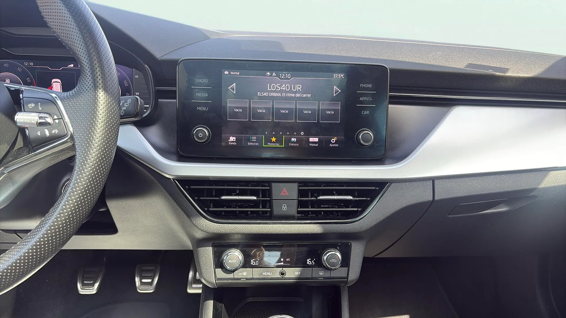 Škoda Kamiq 1.0 TSI Active - foto 14
