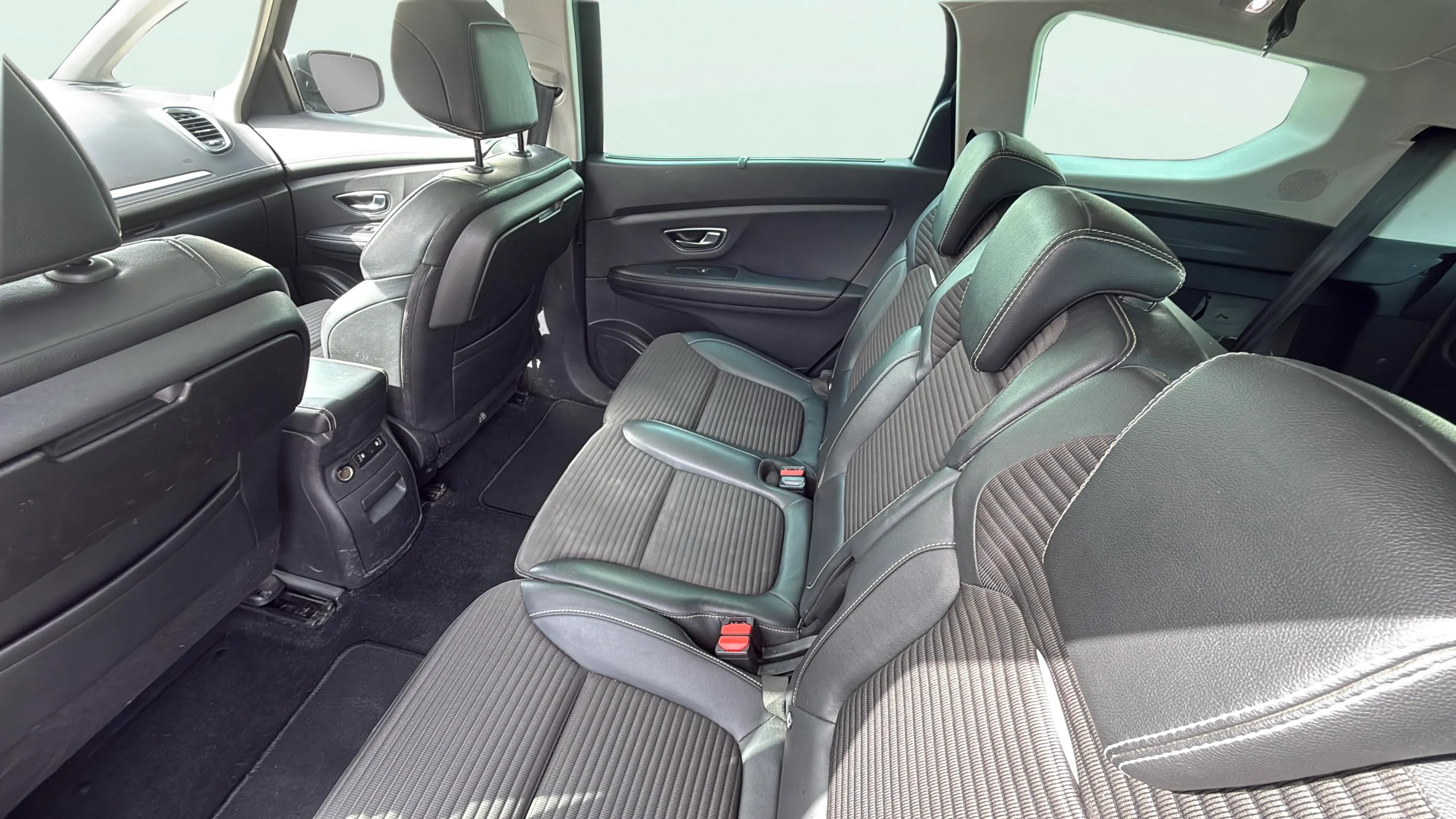 Renault Grand Scénic Black Edition TCe EDC GPF - foto 16