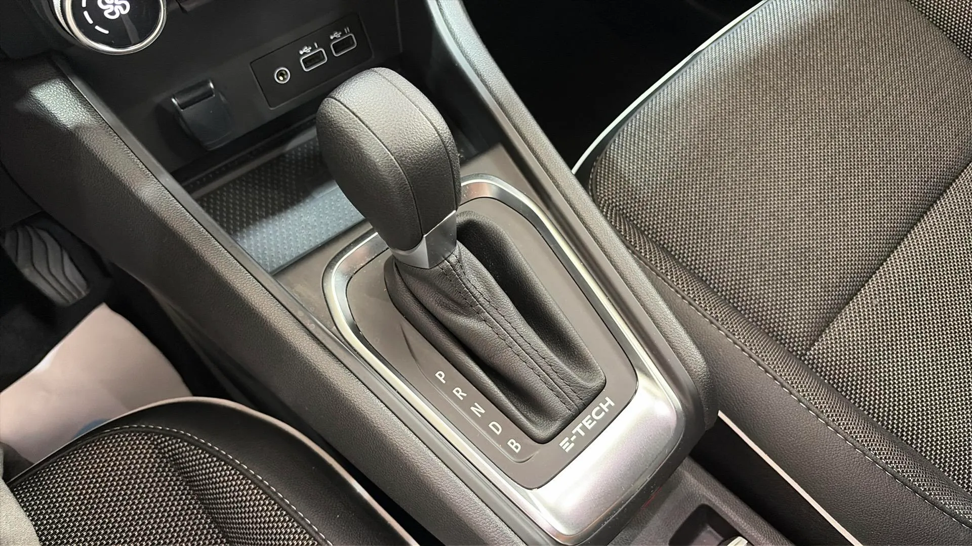 Renault Captur evolution E-Tech full hybr - foto 19