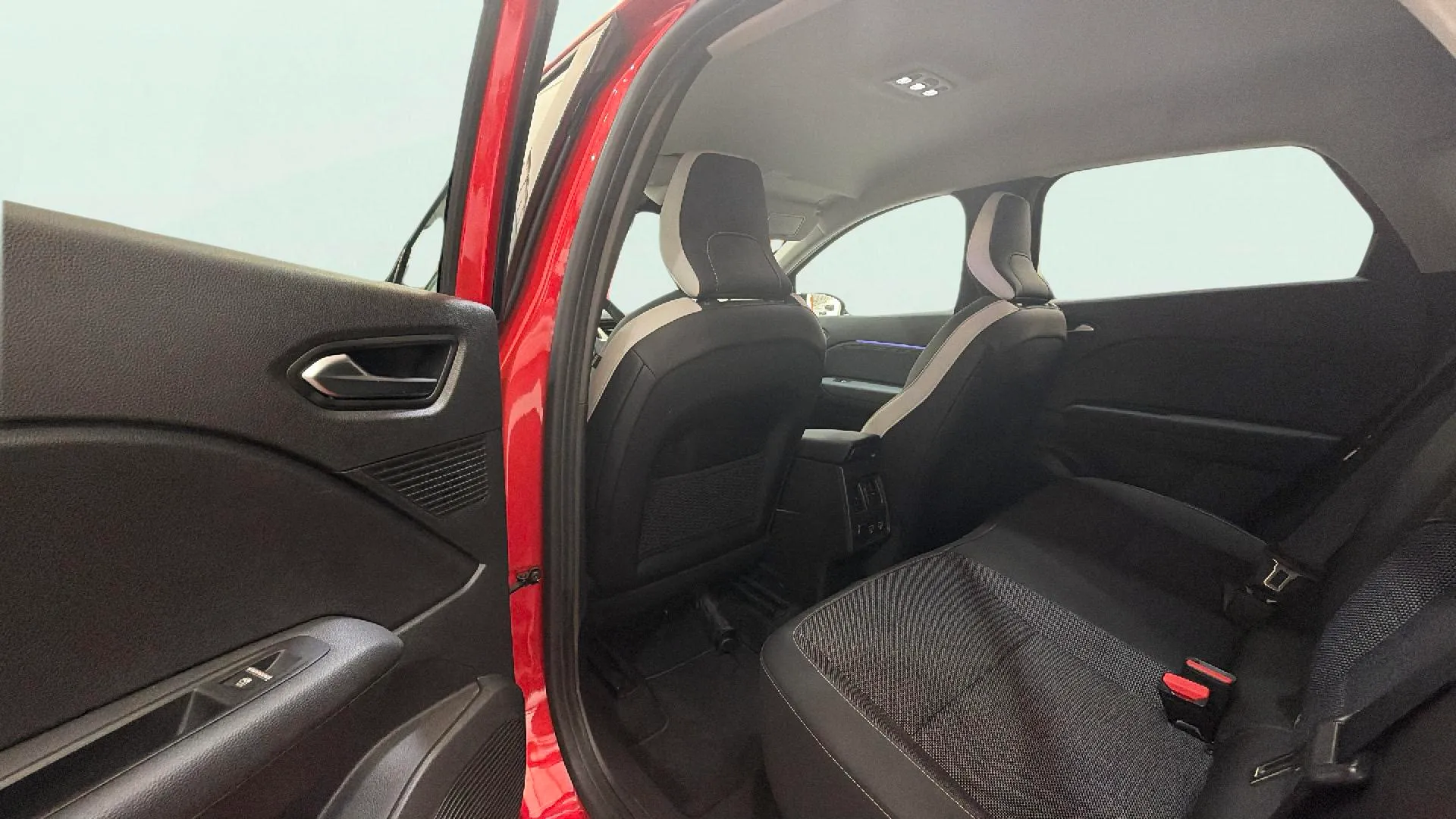 Renault Captur evolution E-Tech full hybr - foto 22