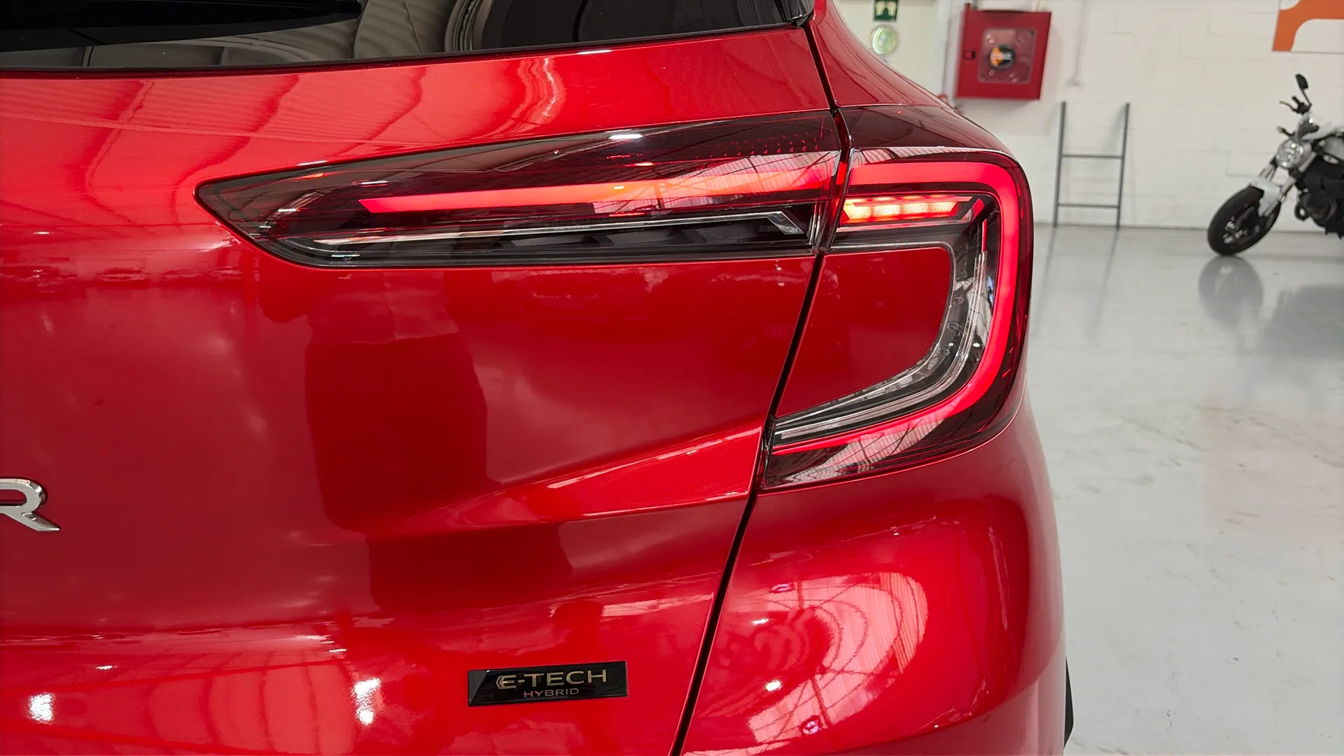 Renault Captur evolution E-Tech full hybr - foto 31
