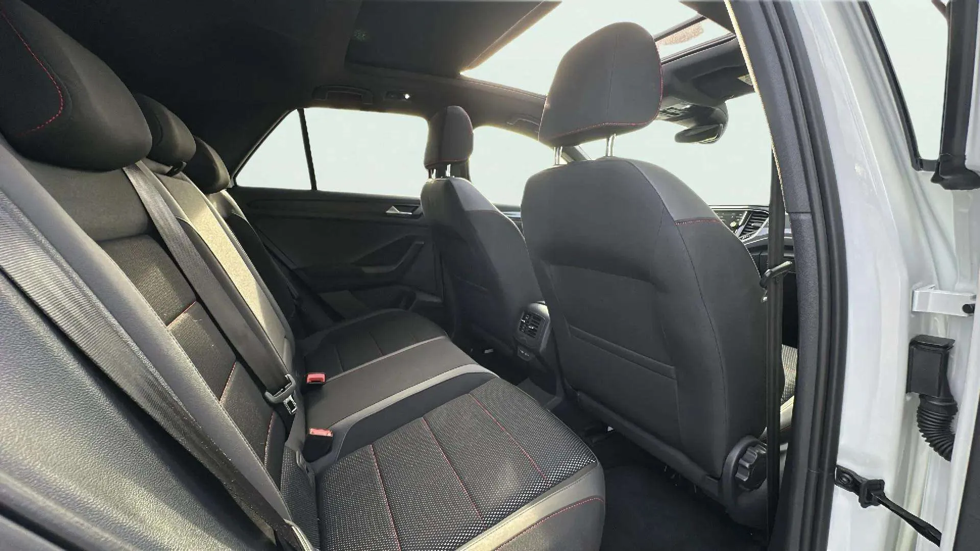 Volkswagen T-Roc Advance Style 1.5 TSI - foto 18