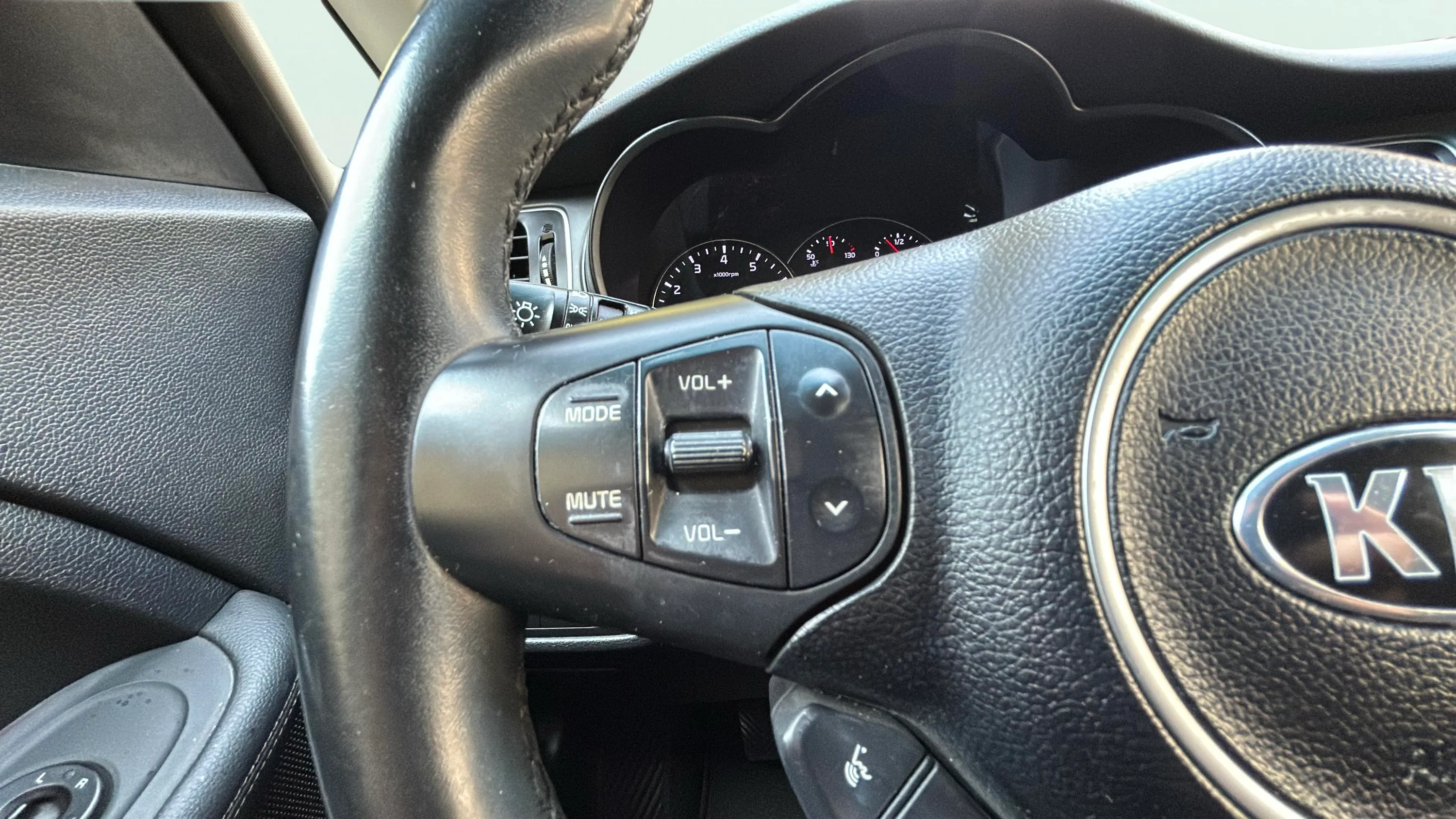 Kia Carens 1.6 GDi Drive - foto 19