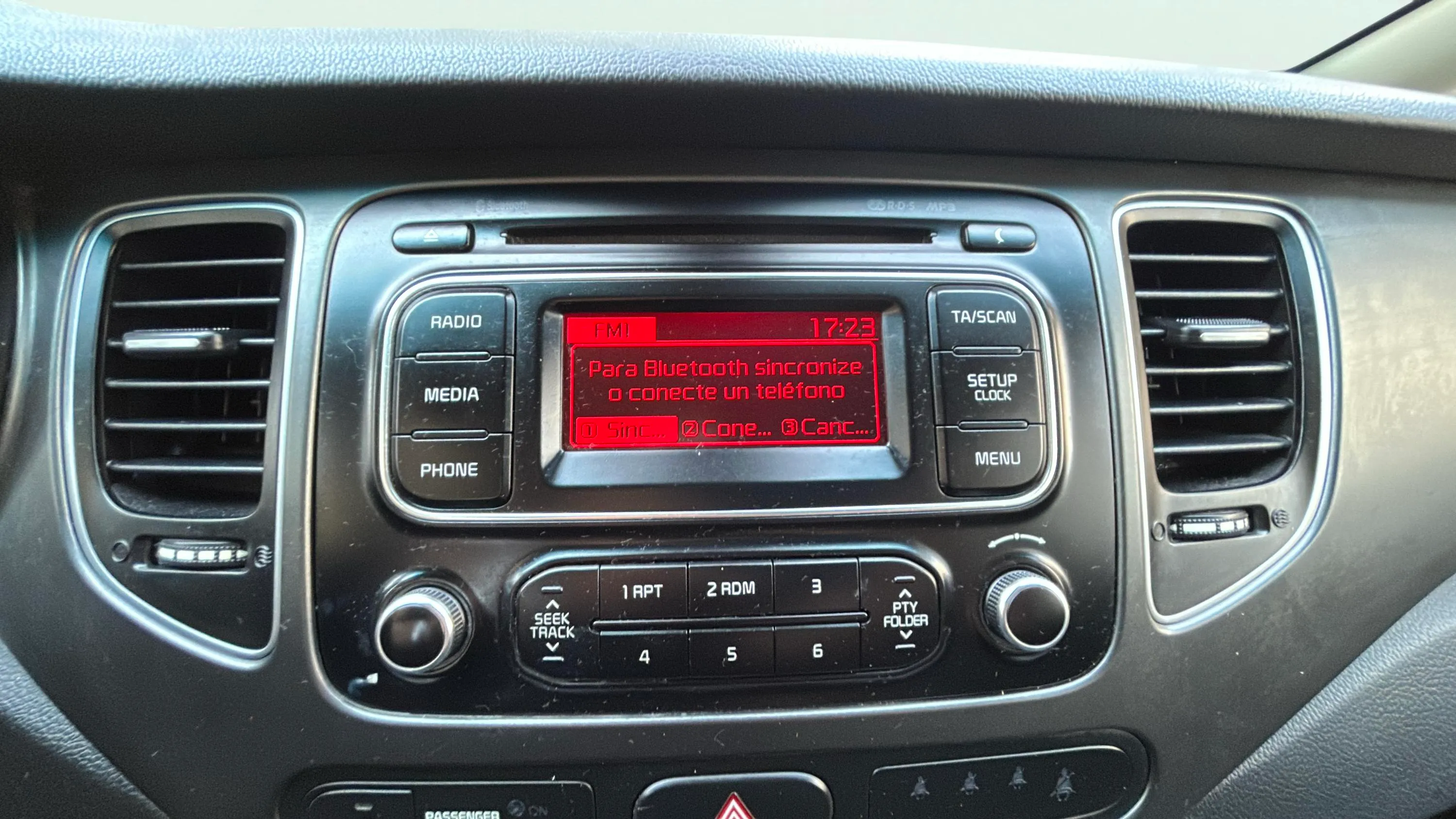 Kia Carens 1.6 GDi Drive - foto 23