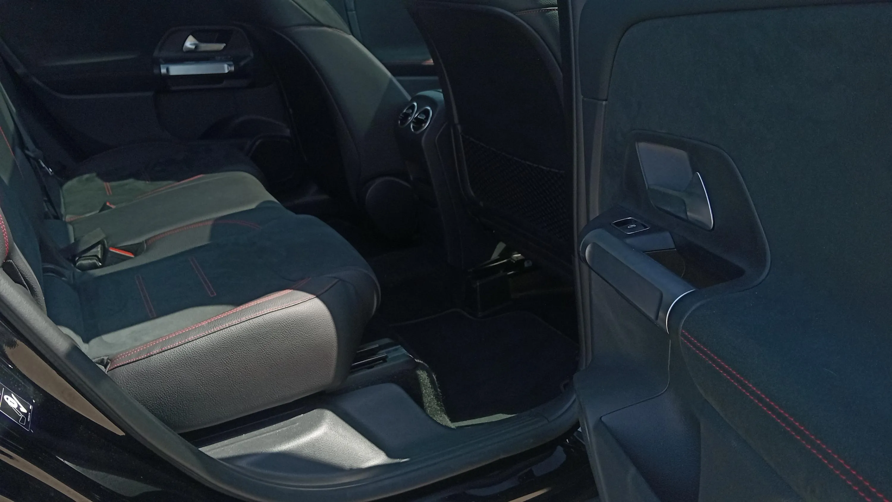 Mercedes-Benz GLB 200 d - foto 21