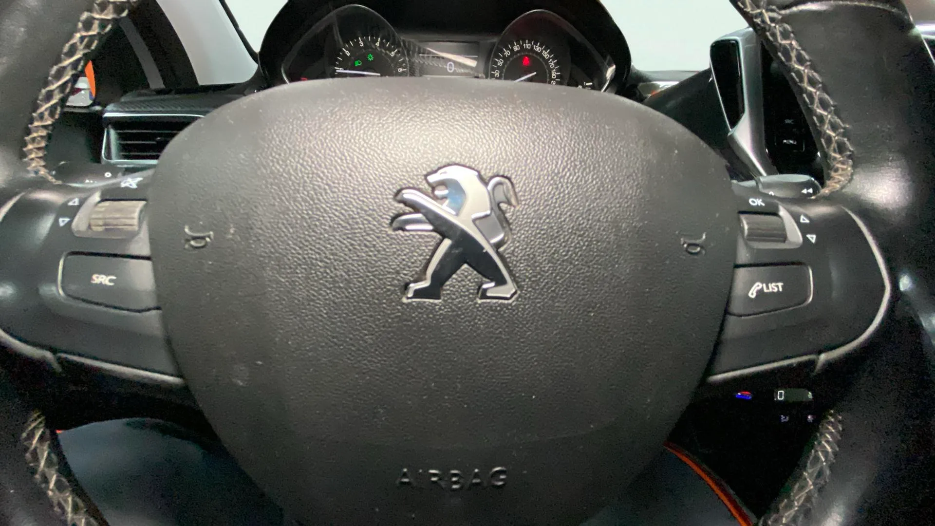 Peugeot 208 Active PureTech - foto 12