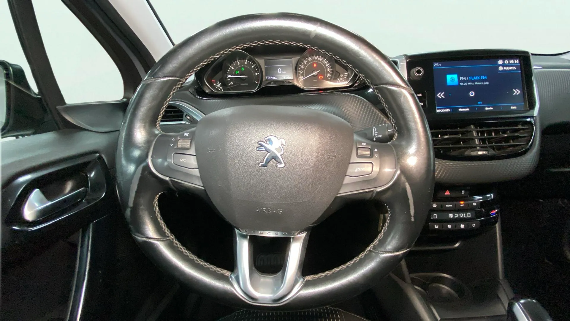 Peugeot 208 Active PureTech - foto 11