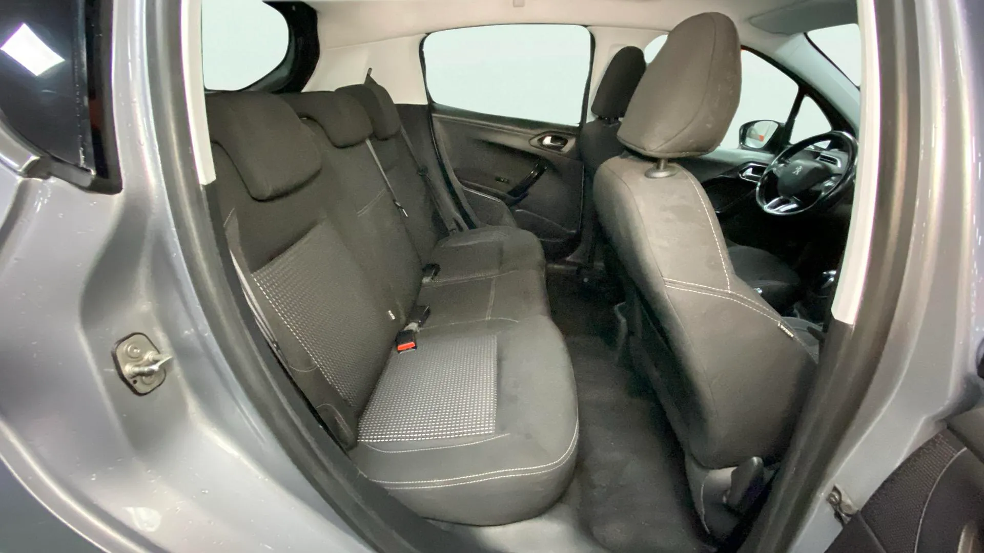 Peugeot 208 Active PureTech - foto 26