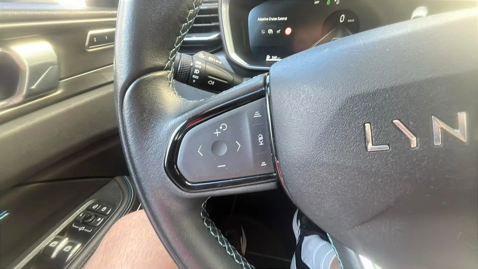 Lynk & Co 01 1.5 PHEV - foto 15