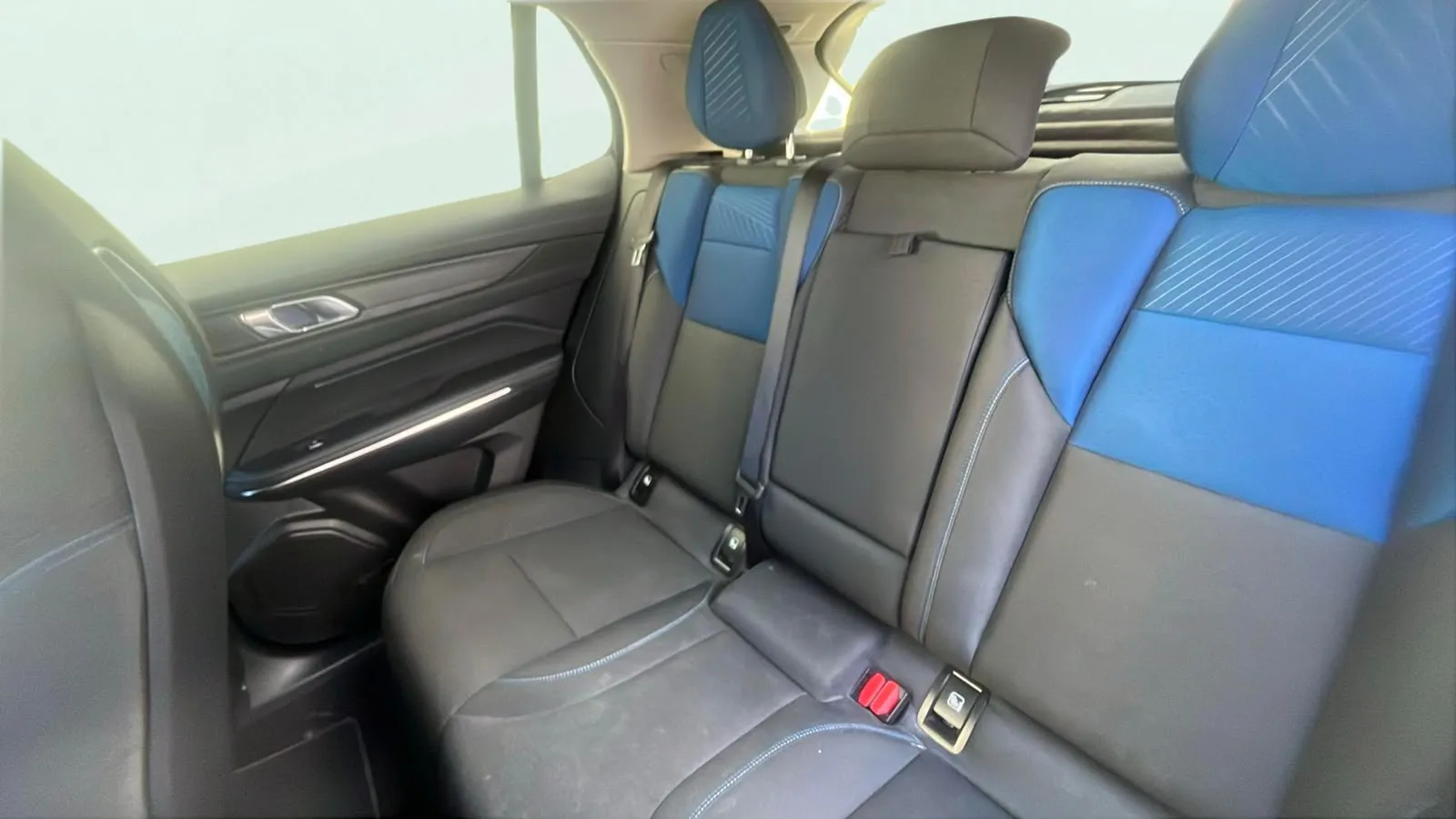 Lynk & Co 01 1.5 PHEV - foto 13
