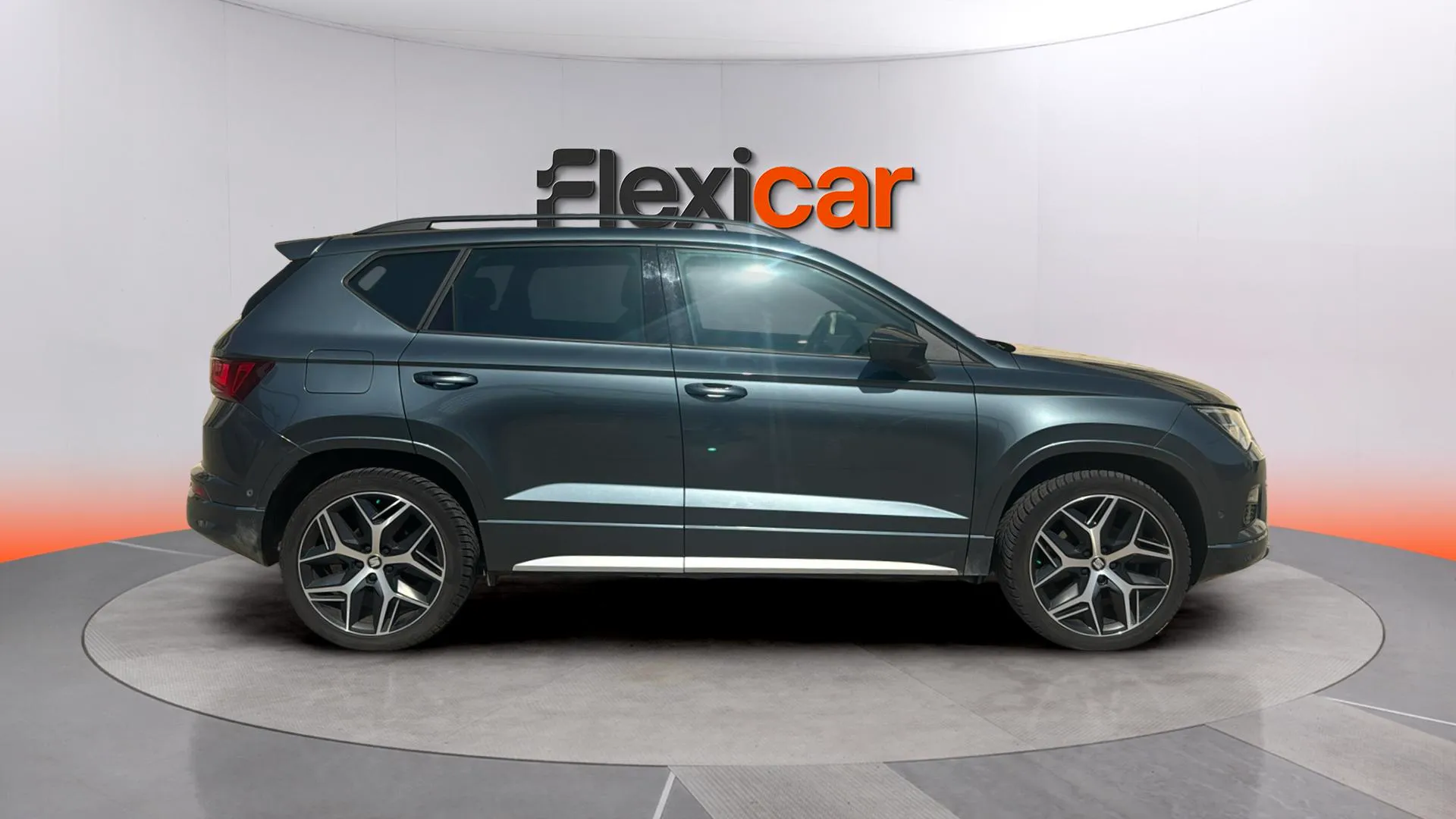 SEAT Ateca 2.0 TSI DSG-7 4D FR Edition - foto 7