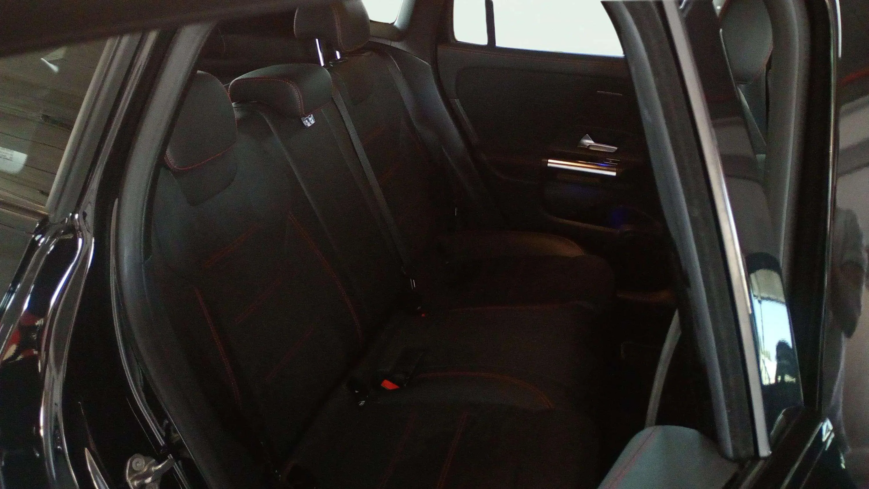 Mercedes-Benz GLA 250 e - foto 15
